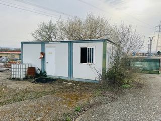 Casetas de obra y material de construcción.