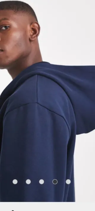 Sudadera azul marino con capucha y cremallera