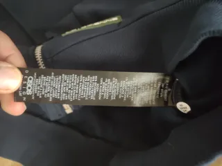 Sudadera azul marino con capucha y cremallera