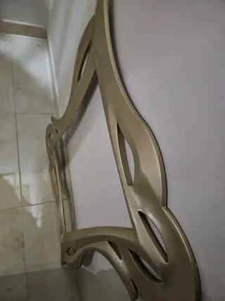 Marco de fotos dorado moderno