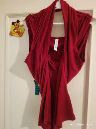 10 Camisetas verdes talla L, 1 Roja talla M y XXL