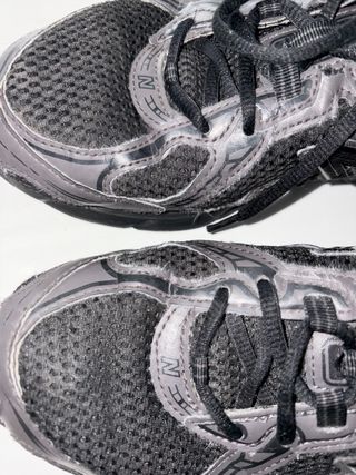 Zapatillas New Balance Negras modelo GR740BO