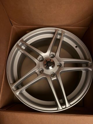 Llanta BMW 5x120 8x18 ET47