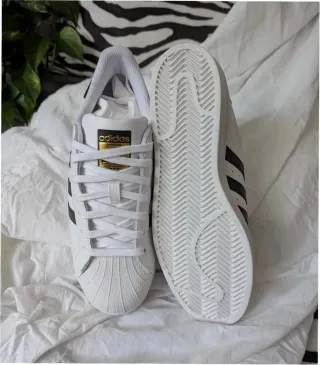 Adidas Superstar Talla 42 Blanco y Negro