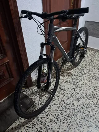 OCASION! Scott muy ligera y como nueva MTB 26"