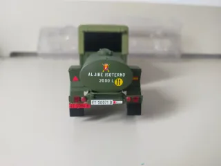 Pegaso Comet Militar 1100 L 1/43 con Cisterna