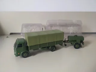 Pegaso Comet Militar 1100 L 1/43 con Cisterna