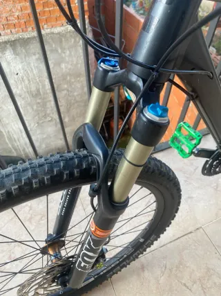 Bicicleta CUBE Nera