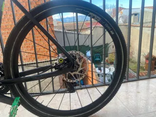Bicicleta CUBE Nera