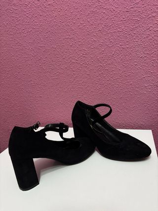 Tacchi neri in camoscio