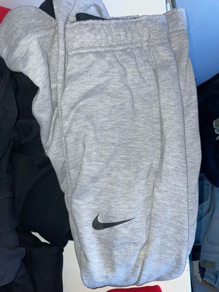 Sudadera Amiri Negra pintura pantalon nike chandal