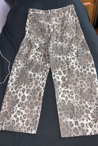 Pantalones Bershka Leopardo