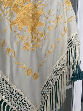 Traje de flamenca + mantón