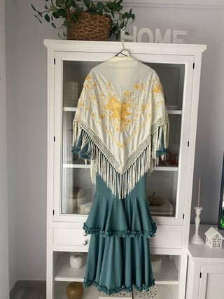 Traje de flamenca + mantón