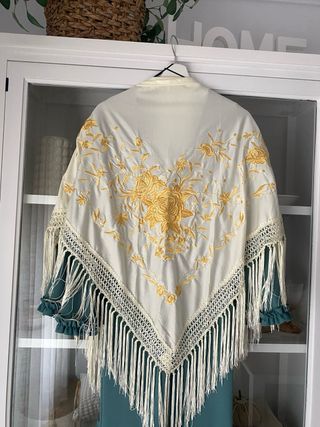 Traje de flamenca + mantón