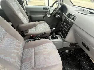 Ford Transit Connect 2005