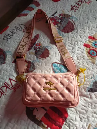 Bolso de hombro rosa