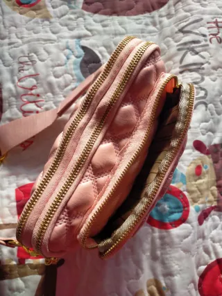 Bolso de hombro rosa