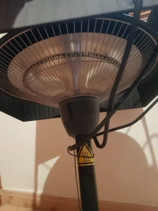 Lámpara de pie negra