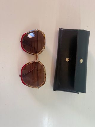 Gafas de sol Tous doradas y rojas