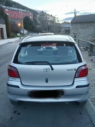 Toyota Yaris 1999 con 60.000kms