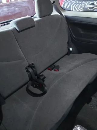 Toyota Yaris 1999 con 60.000kms