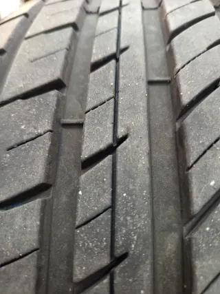 Pareja Neumáticos Ovation 215/55 R18 99V