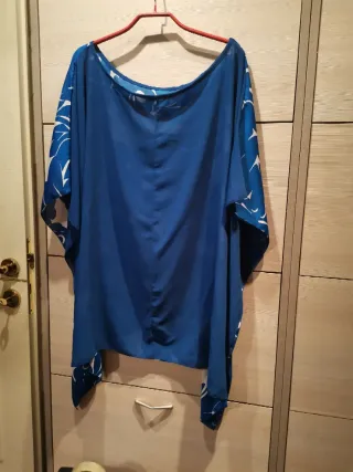 Blusa estiva donna fantasia blu e bianca nr 124
