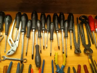 Lote de herramientas manuales