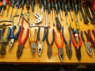 Lote de herramientas manuales