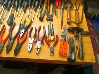 Lote de herramientas manuales