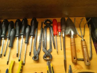 Lote de herramientas manuales