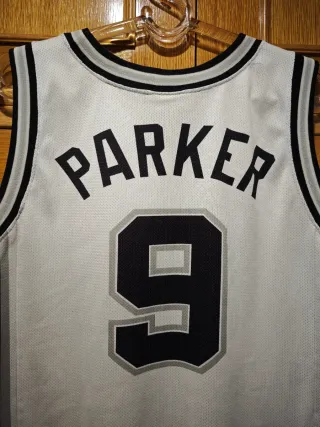 Camiseta oficial Champion, T. Parker #9, Spurs'03