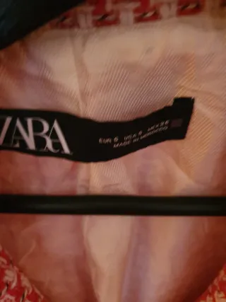 Americana cruzada roja y blanca