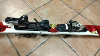 Esquís Quechua con fijaciones y funda