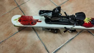 Esquís Quechua con fijaciones y funda