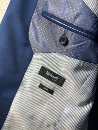 Traje de hombre azul