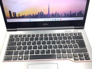 pc portatil fujitsu lifebook u745, intel core i5-5200u processor, 8gb ram, 128gb ssd, grafica compartida