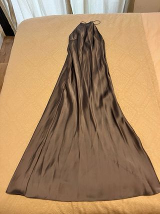 Vestido largo plateado tirantes cruzados