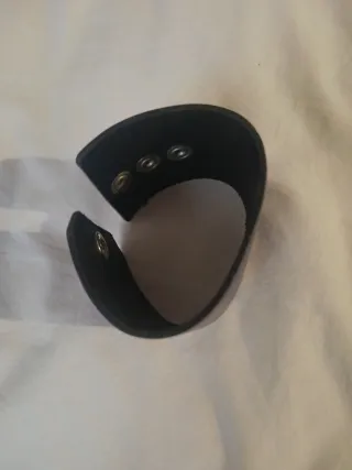 Muñequera de cuero para chica.