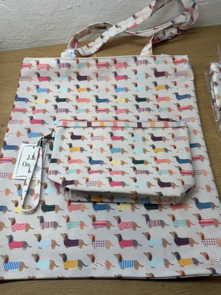 Set Bolso Tote y Neceser J.S. Ondo Perros Salchich