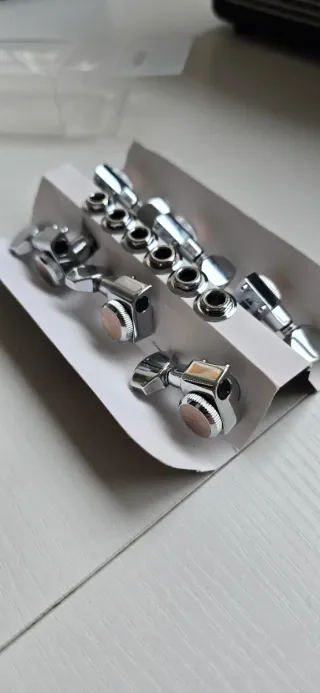 Clavijeros con bloqueo para guitarra