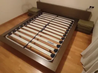 Cabecero, mesillas, bancada y somier