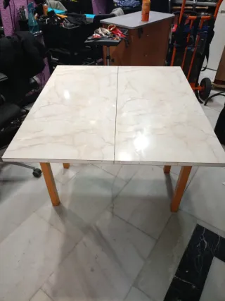 Mesa plegable de madera