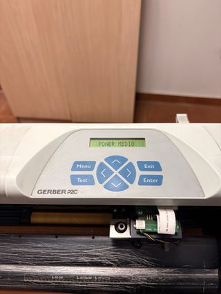 PC Torre Negra con Monitor 2 unidades