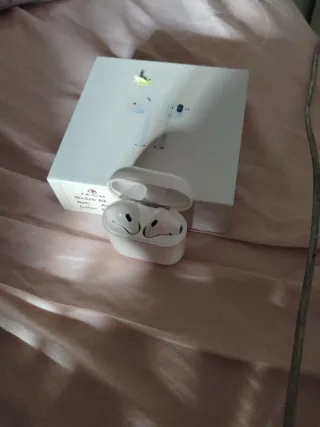 Airpods 1/2 Nuevos Apple Blancos