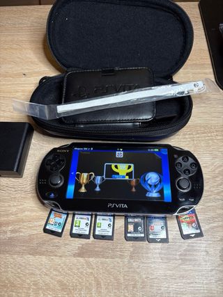 Sony PS Vita OLED Negra + 6 Juegos