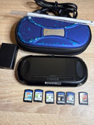 Sony PS Vita OLED Negra + 6 Juegos