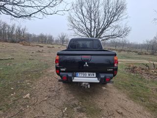 Mitsubishi L 200 2013