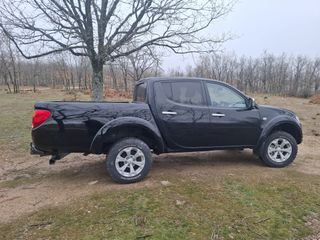 Mitsubishi L 200 2013